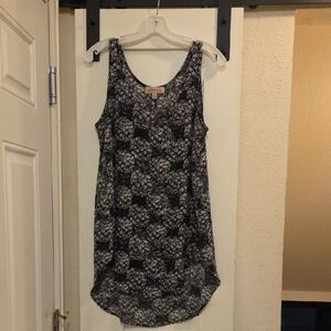 Philosophy Black and White Sleeveless Long Shirt